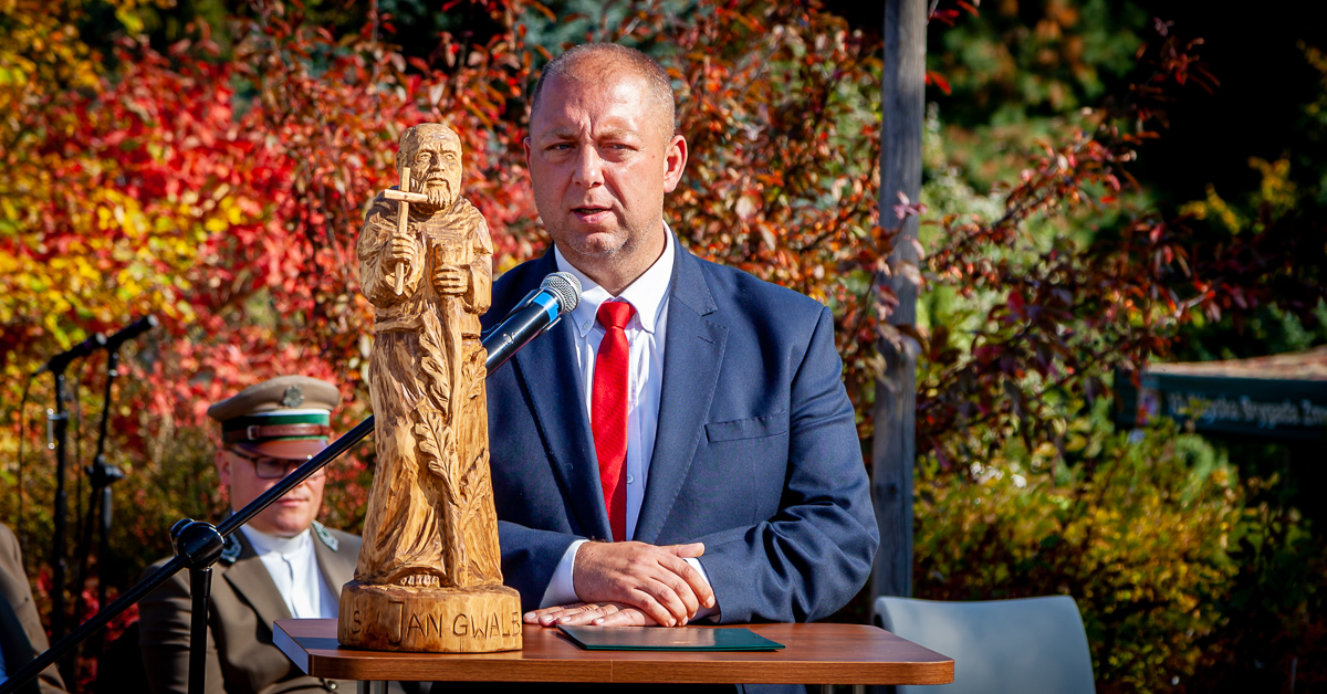 Poseł na Sejm Rzeczypospolitej Polskiej pan Wojciech KOSSAKOWSKI złożył leśnikom życzenia z okazji jubileuszu 50-lecia istnienia nadleśnictwa.