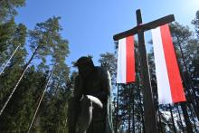 W Puszczy Augustowskiej odsłonięto pomnik ofiar Obławy Augustowskiej