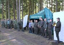 Natowscy żołnierze sadzili las